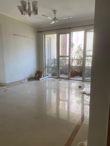 Building Lobby in 4 BHK Apartment at Orchid Petals, Sector 49 – for Sale