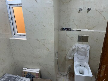 Bathroom in 3 BHK Apartment at Parsvnath Green Ville, Sector 48 – for Sale