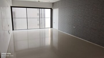 Room in 3 BHK Apartment at Rustomjee Paramount, Khar West – for Sale