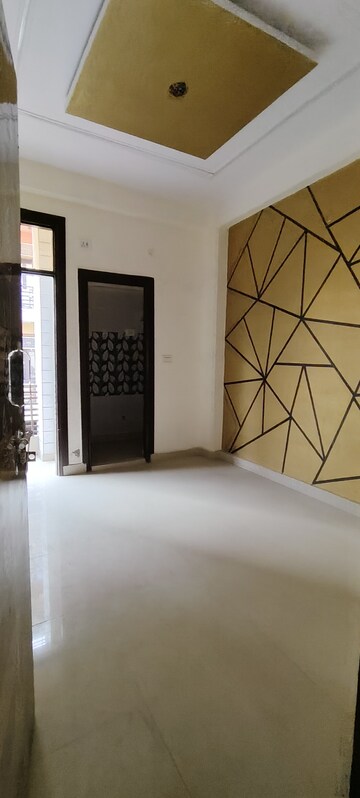 Room in 2 BHK Builder Floor at Unnati DLF Dream Home, Dlf Ankur Vihar – for Sale