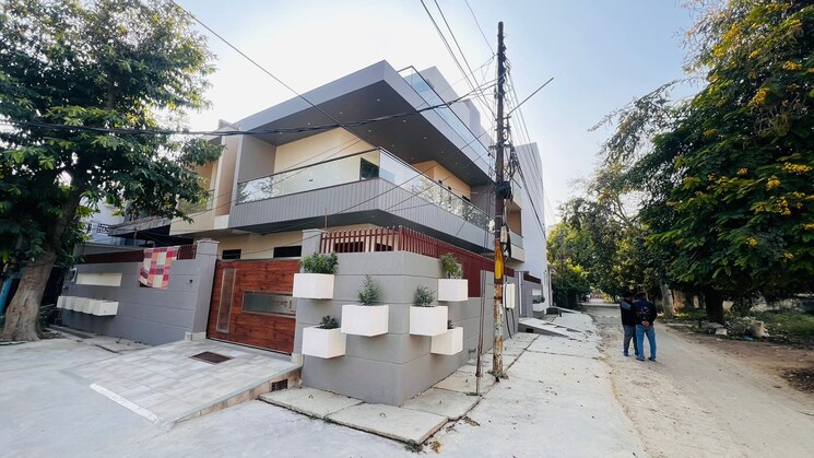 Exterior View, unitech-south-city 6+ Bedroom 3500 Sq.Ft. Villa In South City Lucknow 7066870