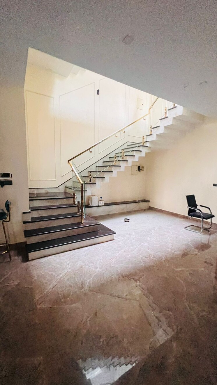 undefined, unitech-south-city 6+ Bedroom 3500 Sq.Ft. Villa In South City Lucknow 7066870