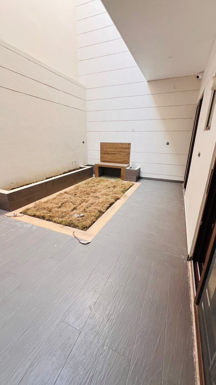 Room, unitech-south-city 6+ Bedroom 3500 Sq.Ft. Villa In South City Lucknow 7066870