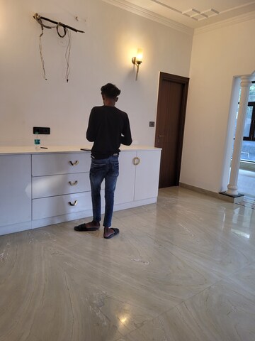Living Room in 5 BHK Villa at Sector 41 – for Sale