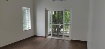 Room in 3 BHK Apartment at Kumar Palmspring Towers, Undri – for Sale