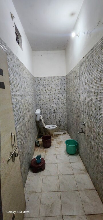 Bathroom in 4 BHK Independent House at Krishna Nagar – for Sale