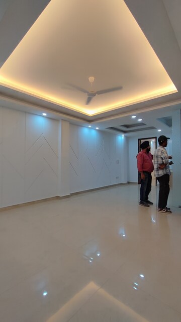 Room in 3 BHK Builder Floor at Chattarpur – for Sale