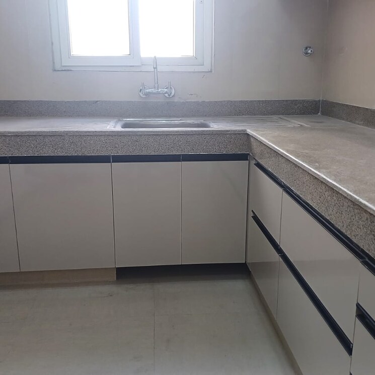 Kitchen, emaar-emerald-floors-premier 3 Bedroom 1650 Sq.Ft. Apartment In Sector 65 Gurgaon 7068501