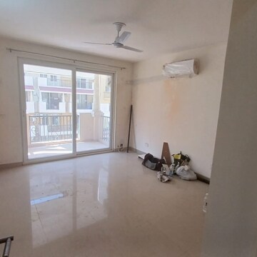 Room in 3 BHK Apartment at Emaar Emerald Floors Premier, Sector 65 – for Rent