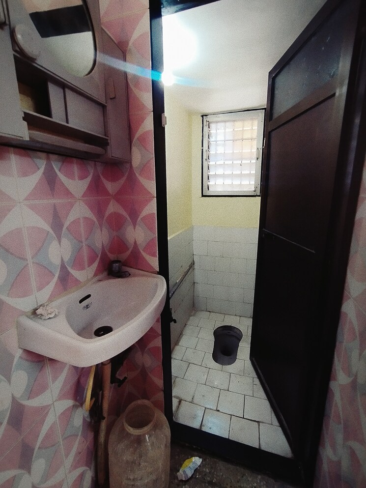 Bathroom, sadhana-chs-tilak-nagar 1 Bedroom 565 Sq.Ft. Apartment In Tilak Nagar Thane 7068692