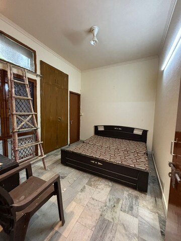 Bedroom in 4 BHK Apartment at Vipul Belmonte, Sector 53 – for Sale
