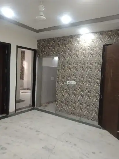 6+ Bedroom 204 Sq.Yd. Builder Floor in International Airport Road Zirakpur