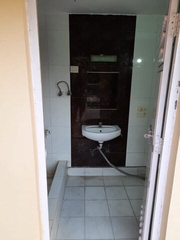 Bathroom in 2.5 BHK Independent House at Green Park Extension – for Rent