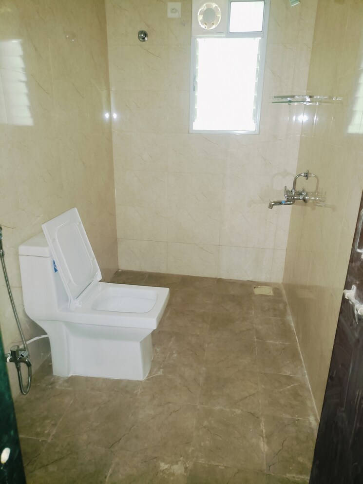 Bathroom, sanskruti-prabhat 3 Bedroom 1349 Sq.Ft. Apartment In Prabhat Road Pune 7072464