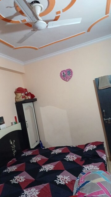 रेसिडेंशियल घर वर्ग फुट फॉर रेंट इन सेक्टर 30 नोएडा  7073636