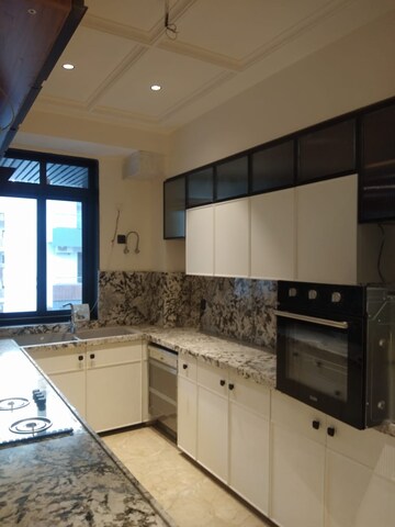 Kitchen in 3 BHK Builder Floor at BPTP Eden Estate, Sector 81 – for Sale