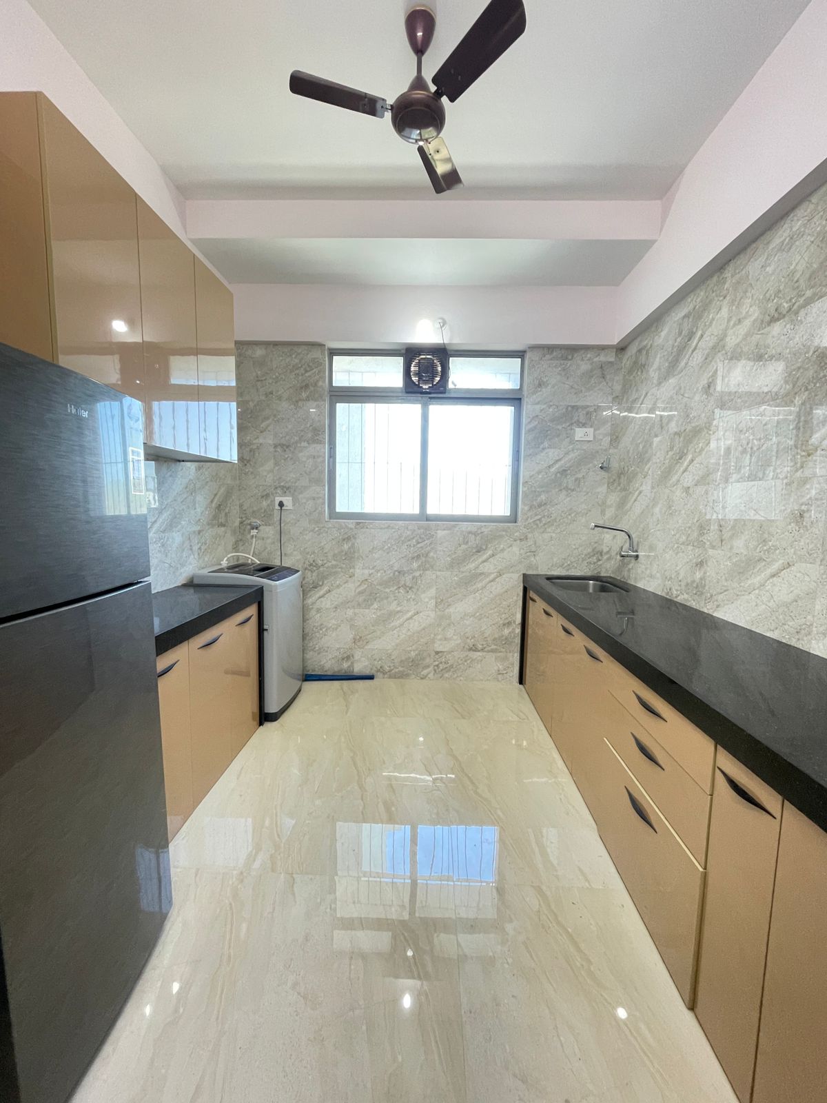 1 BHK Apartment For Rent in Rajesh White City Phase 2 Wing B Kandivali East Mumbai  7073622