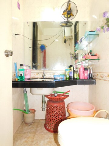 Bathroom in 2 BHK Apartment at Lake Florence, Powai – for Sale