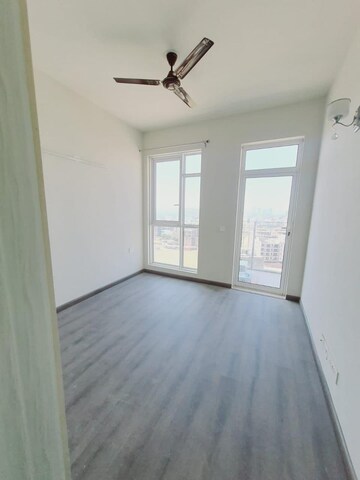 Room in 3 BHK Apartment at M3M Marina, Sector 68 – for Sale