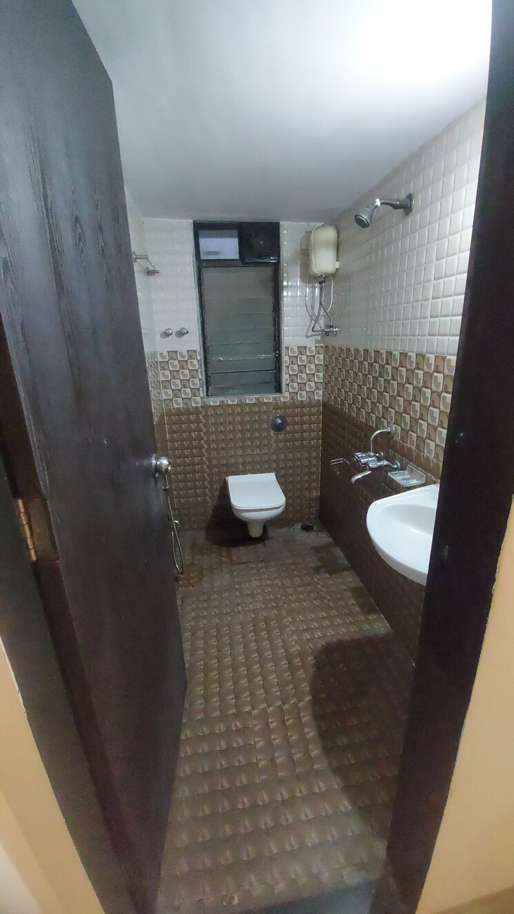 Bathroom, nalanda-usha-colony 3 Bedroom 800 Sq.Ft. Apartment In Malad West Mumbai 7076418