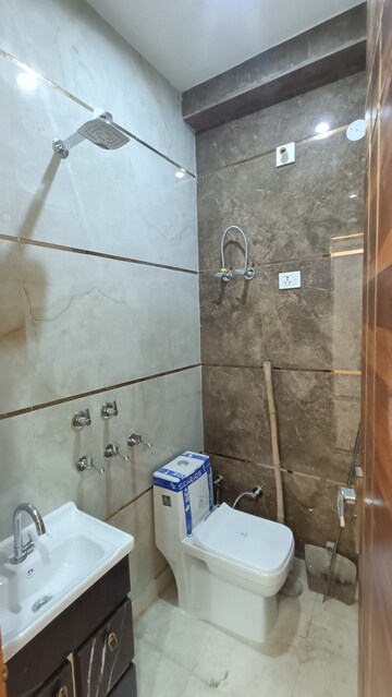 Master Bedroom in 1 BHK Builder Floor at Dwarka Mor – for Sale