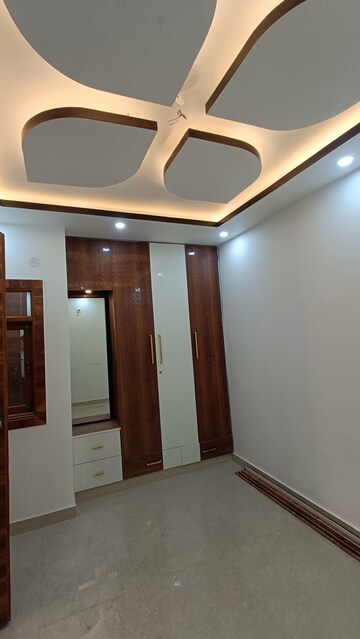 Furnished Amenities in 1 BHK Builder Floor at Dwarka Mor – for Sale