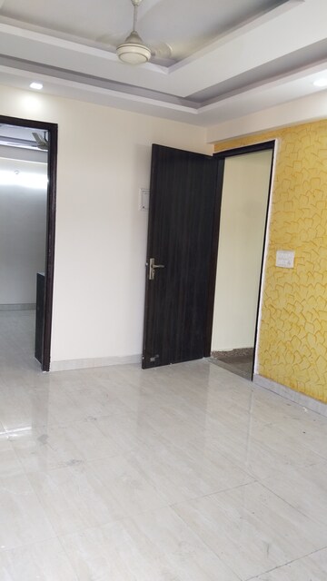 Room in 2 BHK Builder Floor at ABA Olive County, Vasundhara Sector 5 – for Sale