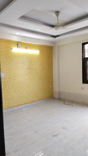 Room in 2 BHK Builder Floor at ABA Olive County, Vasundhara Sector 5 – for Sale