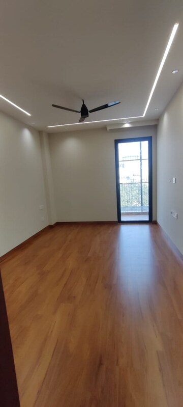 Room in 3 BHK Builder Floor at Ansal Sushant Lok I, Sector 43 – for Sale