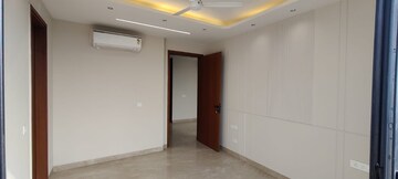 Building Lobby in 3 BHK Builder Floor at Ansal Sushant Lok I, Sector 43 – for Sale