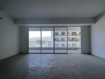 Room in 4 BHK Apartment at Omkar Alta Monte, Malad East – for Sale
