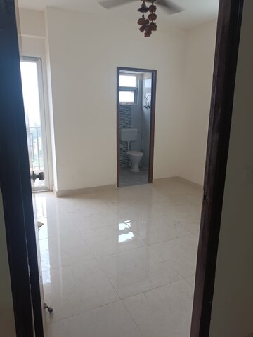 Room in 2 BHK Apartment at Signature Global The Roselia, Sector 95a – for Sale