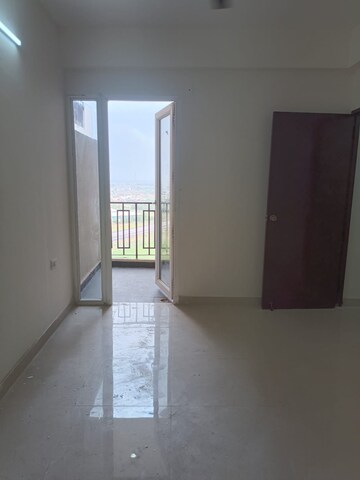 Room in 2 BHK Apartment at Signature Global The Roselia, Sector 95a – for Sale