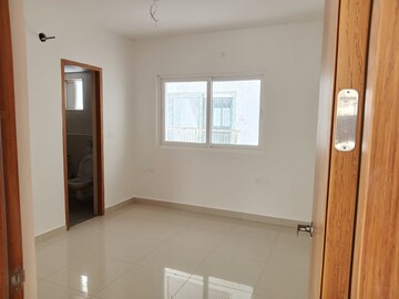 Room in 2 BHK Apartment at INDIS Viva City, Kondapur – for Sale