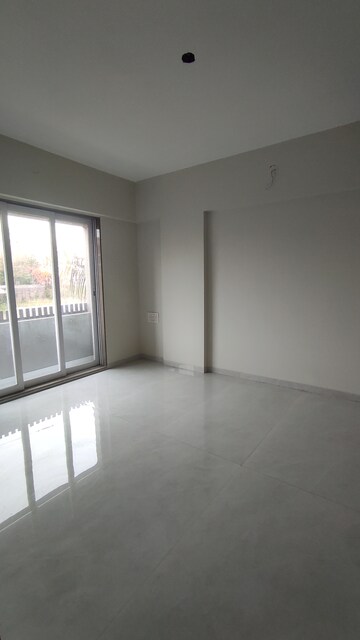 Furnished Amenities in 2 BHK Apartment at Agarwal And Doshi Complex, Vasai West – for Sale
