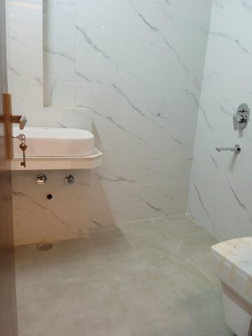 Master Bedroom in 3 BHK Builder Floor at Igi Airport Area – for Sale
