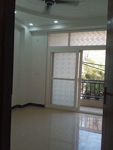 Room in 3 BHK Builder Floor at Igi Airport Area – for Sale
