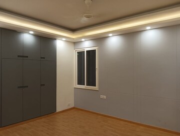 Bedroom in 4 BHK Builder Floor at Sector 21c – for Sale