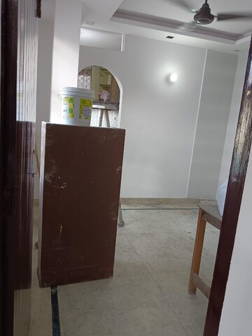 Room in 1 BHK Builder Floor at Lajpat Nagar – for Rent