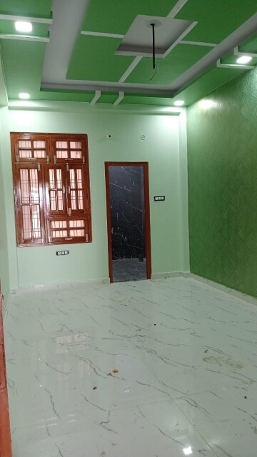 Room in 2 BHK Independent House at Jankipuram Extension – for Sale