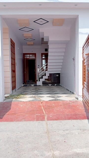 Bedroom in 2 BHK Independent House at Jankipuram Extension – for Sale