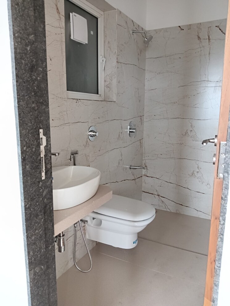 Bathroom, thapar-suburbia 2 Bedroom 684 Sq.Ft. Apartment In Chembur Mumbai 7078260