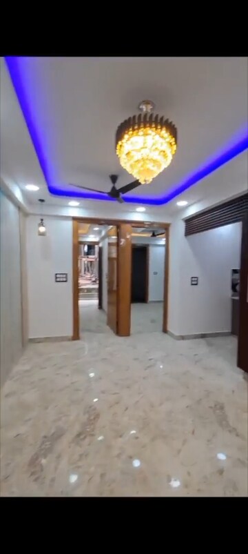 Building Lobby in 2 BHK Builder Floor at Shree Homes Noida, Sector 73 – for Sale