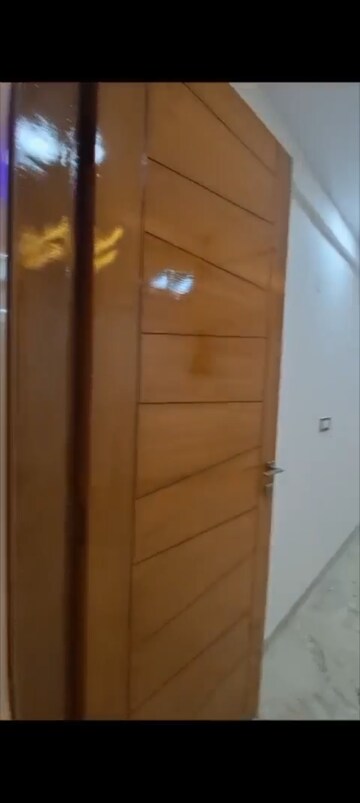 Furnished Amenities in 2 BHK Builder Floor at Shree Homes Noida, Sector 73 – for Sale