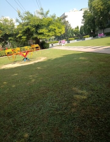 2 BHK Apartment – Garden View at Shree Vardhman Mantra, Sector 67 - for Sale