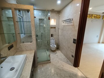 Building Lobby in 4 BHK Builder Floor at Green Park – for Sale