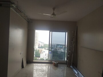 Room in 2 BHK Apartment at Kabra Metro One, Andheri West – for Rent