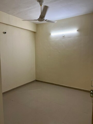 Room in 3 BHK Apartment at Conscient Habitat 78, Sector 78 – for Sale