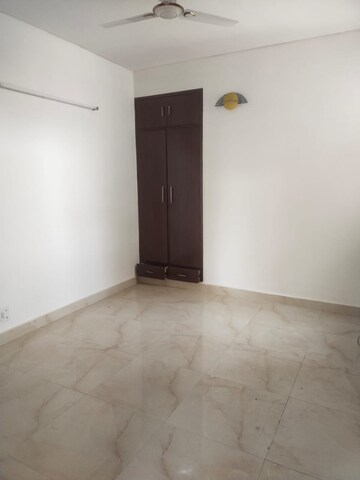 Room in 3 BHK Apartment at Suncity Essel Tower, Sector 28 – for Sale