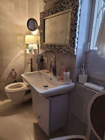 Master Bedroom in 2 BHK Apartment at Jaypee Greens Pavilion Court, Sector 128 – for Sale